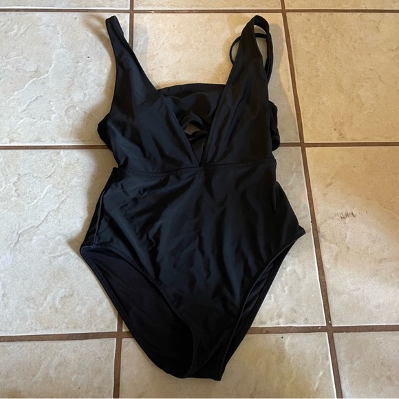 AERIE SWIMSUIT BLACK ONE PIECE - Picture 1 of 4